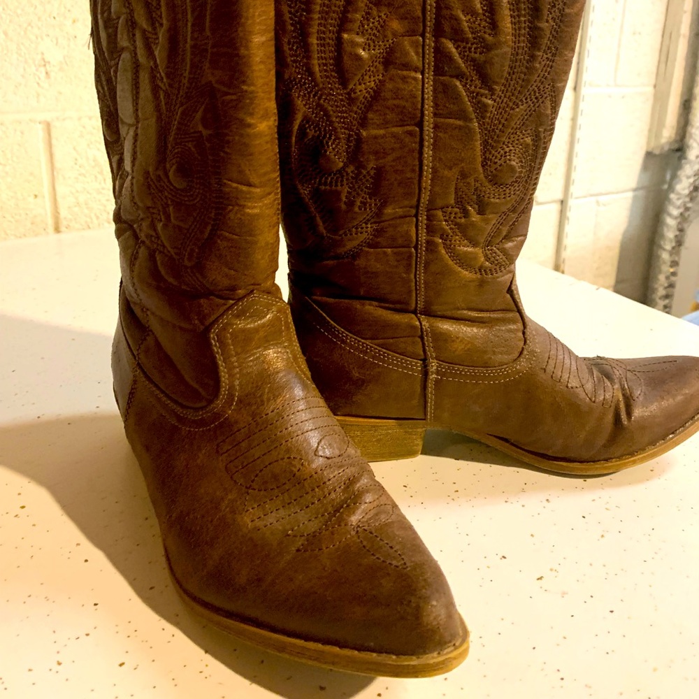 American Eagle cowboy boots